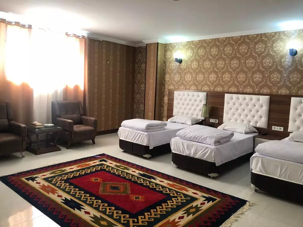 هتل عطر سیب سیرجان